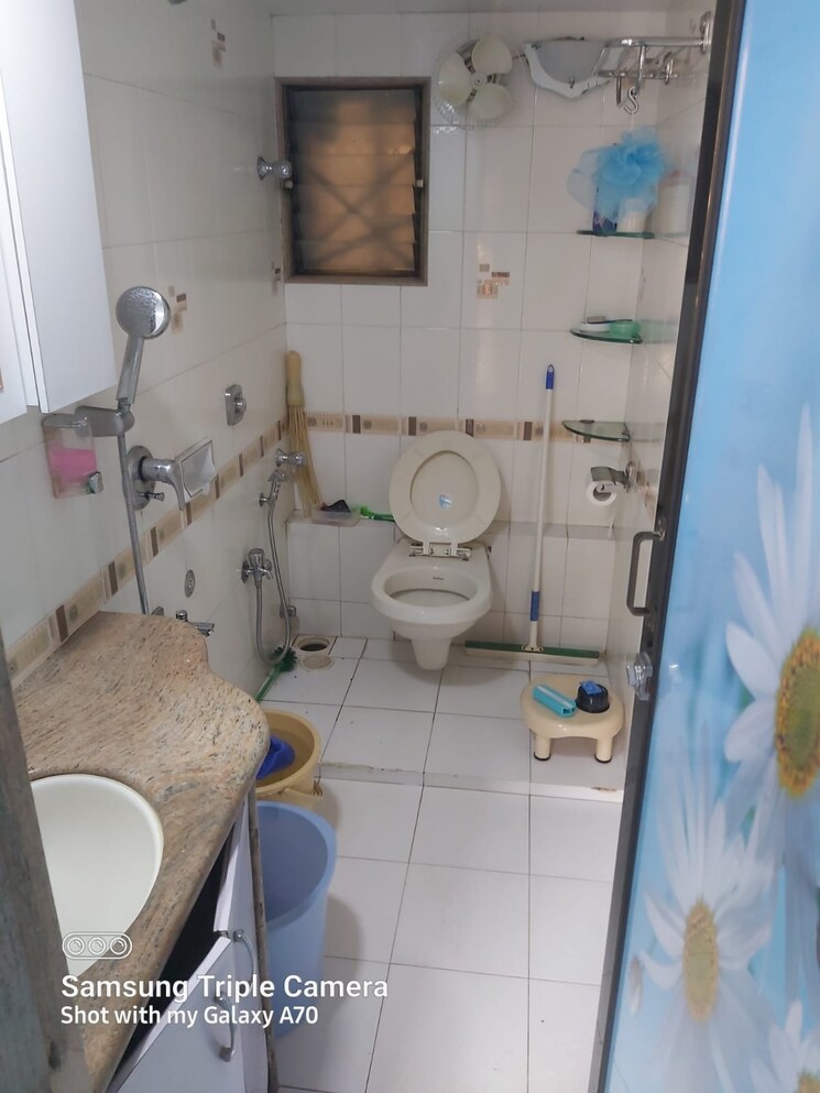 Bathroom, daulat-shirin-chs 1 Bedroom 532 Sq.Ft. Apartment In Colaba Mumbai 8689692