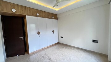 Room in 3 BHK Builder Floor at Hsr Layout – for Rent