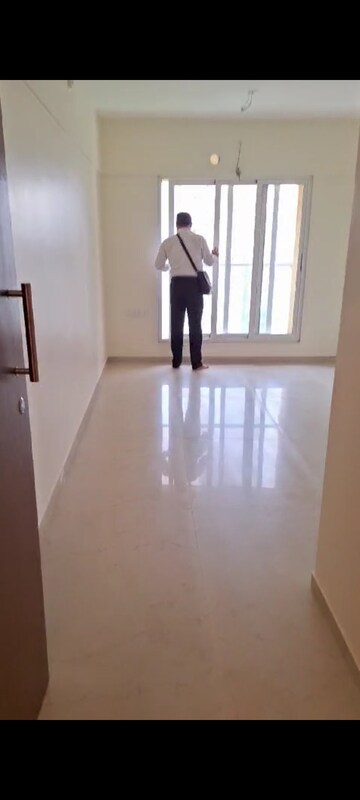 Room in 2 BHK Apartment at Dosti West County, Balkum Pada – for Rent