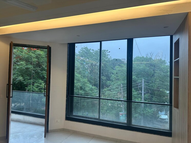 Room, super-mart-1 3 Bedroom 1500 Sq.Ft. Builder Floor In Sector 27 Gurgaon 8689766