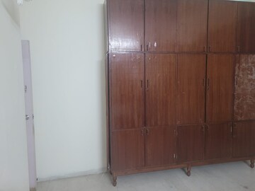 Room in 2 BHK Apartment at Park View Dadar, Dadar West – for Rent