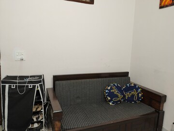 Furnished Amenities in 1 BHK Builder Floor at NK Savitry Enclave, Vip Road – for Rent