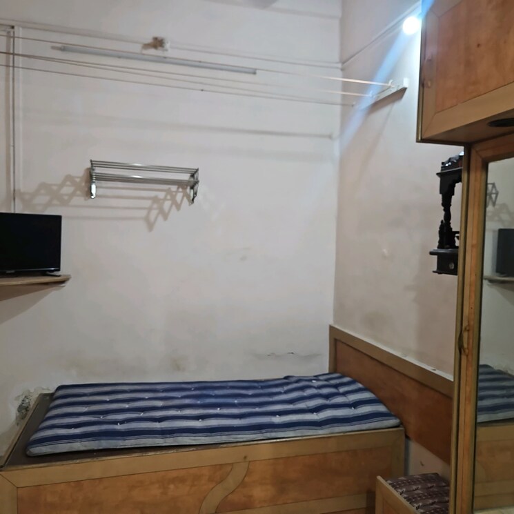 undefined, nirmala-niwas 1 Bedroom 400 Sq.Ft. Apartment In Dr Deshmukh Marg Mumbai 8689829