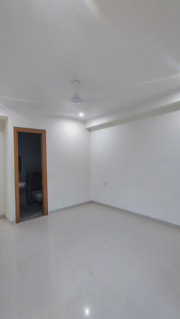 Room, sushant-lok-3 3.5 Bedroom 2000 Sq.Ft. Builder Floor In Sector 57 Gurgaon 8689867