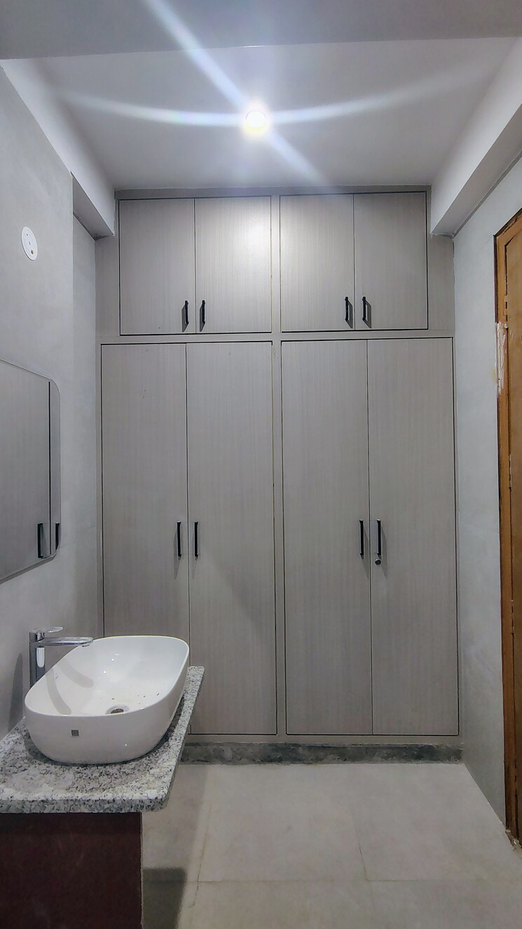 Bathroom, sushant-lok-3 3.5 Bedroom 2000 Sq.Ft. Builder Floor In Sector 57 Gurgaon 8689867