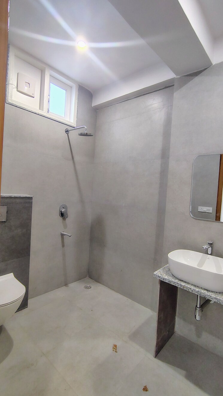 Bathroom, sushant-lok-3 3.5 Bedroom 2000 Sq.Ft. Builder Floor In Sector 57 Gurgaon 8689867