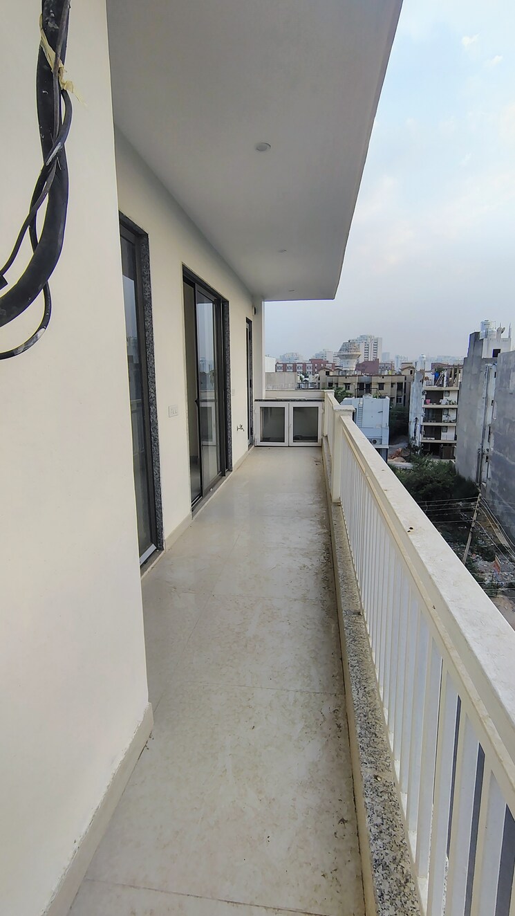 Balcony, sushant-lok-3 3.5 Bedroom 2000 Sq.Ft. Builder Floor In Sector 57 Gurgaon 8689867
