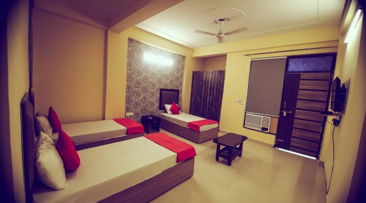 Room, sector 70 Pg For Boys & Girls In Sector 70 8689593