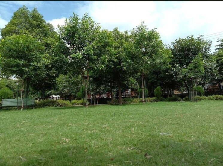 Room, sector 70 Pg For Boys & Girls In Sector 70 8689593