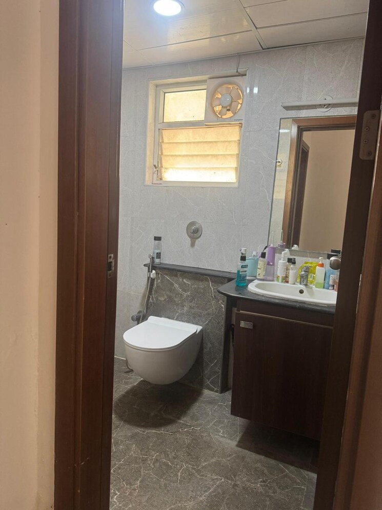 Bathroom, hsr layout 3 Bedroom 2175 Sq.Ft. Builder Floor In Hsr Layout Bangalore 8689869