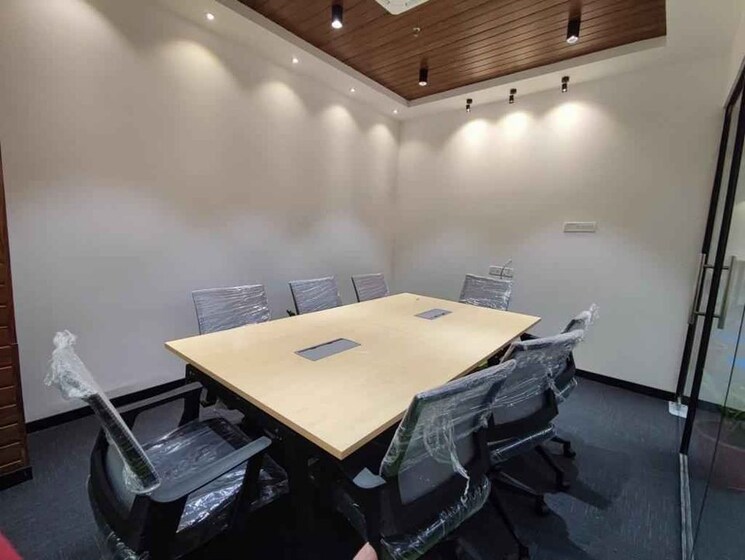 Team Area, l i g colony Commercial Office Space 2000 Sq.Ft. In L I G Colony Indore 8689831