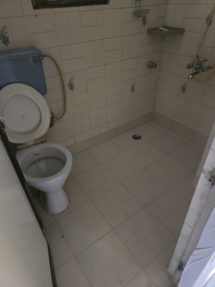 Bathroom, sahayog-complex 1 Bedroom 490 Sq.Ft. Apartment In Manpada Thane 8689915