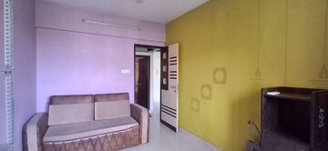 Room in 3 BHK Apartment at Runwal Estate, Dhokali – for Rent