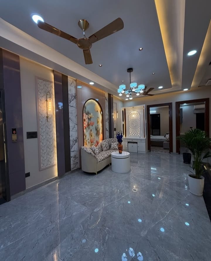 4 BHK + Pooja Room,Extra Room Builder Floor For Sale in Building Floor 