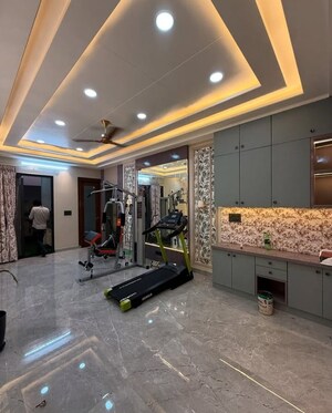 Parking in 4 BHK Builder Floor at Sector 35 – for Sale