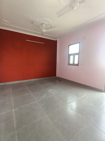 Room in 1 BHK Builder Floor at Khirki Extension – for Rent