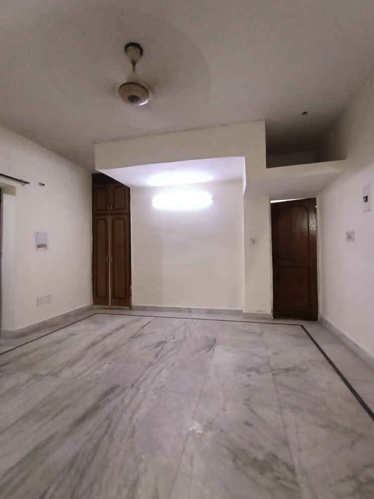 Room, khirki extension 1 Bedroom 50 Sq.Yd. Builder Floor In Khirki Extension Delhi 8690086