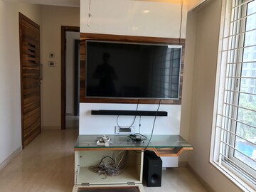 Room in 3 BHK Apartment at S Raheja Hari Bhavan, Khar West – for Rent