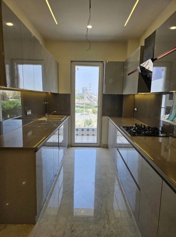 Kitchen, bptp-floors 3 Bedroom 180 Sq.Yd. Builder Floor In Sector 70 Gurgaon 8690193