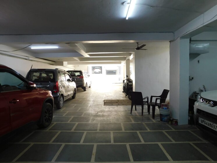  Parking, omaxe-park-plaza 3 Bedroom 1200 Sq.Ft. Builder Floor In Shakti Khand 2 Ghaziabad 8690223