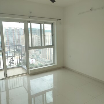 Room in 2 BHK Apartment at Godrej Hillside, Mahalunge – for Rent