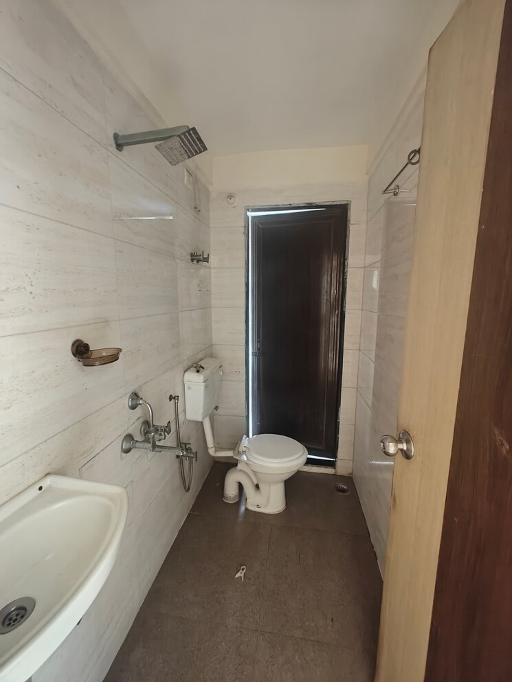 Bathroom, shivtej-ashiyana 2 Bedroom 1100 Sq.Ft. Apartment In Seawoods Navi Mumbai 8690188