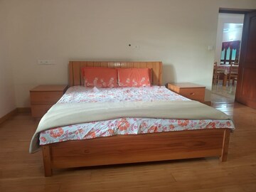 Bedroom in 6+ BHK Apartment at Hebbal – for Rent
