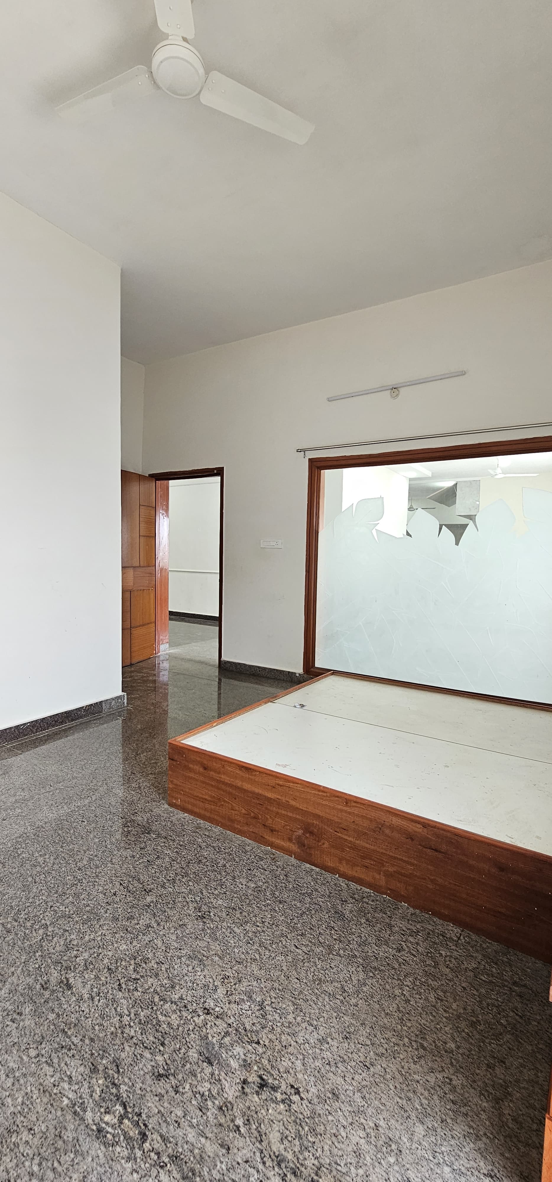 1.5 BHK Apartment For Sale in Shree Real Estate Consult