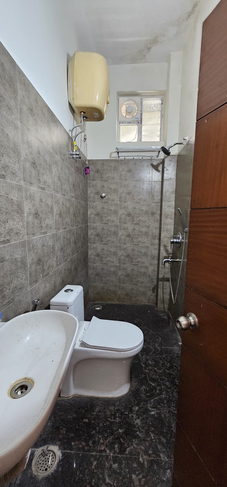 Bathroom, dombivli east 1.5 Bedroom 650 Sq.Ft. Apartment In Dombivli East Thane 8690252