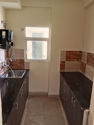 Master Bedroom in 2.5 BHK Apartment at Amrapali Dream Valley, Tech Zone 4 Greater Noida – for Sale