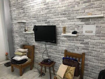Master Bedroom in 1 BHK Builder Floor at Kalkaji – for Rent