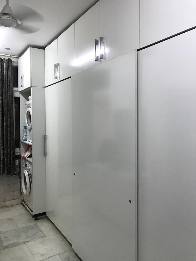 Room, kalkaji 1 Bedroom 100 Sq.Yd. Builder Floor In Kalkaji Delhi 8690325