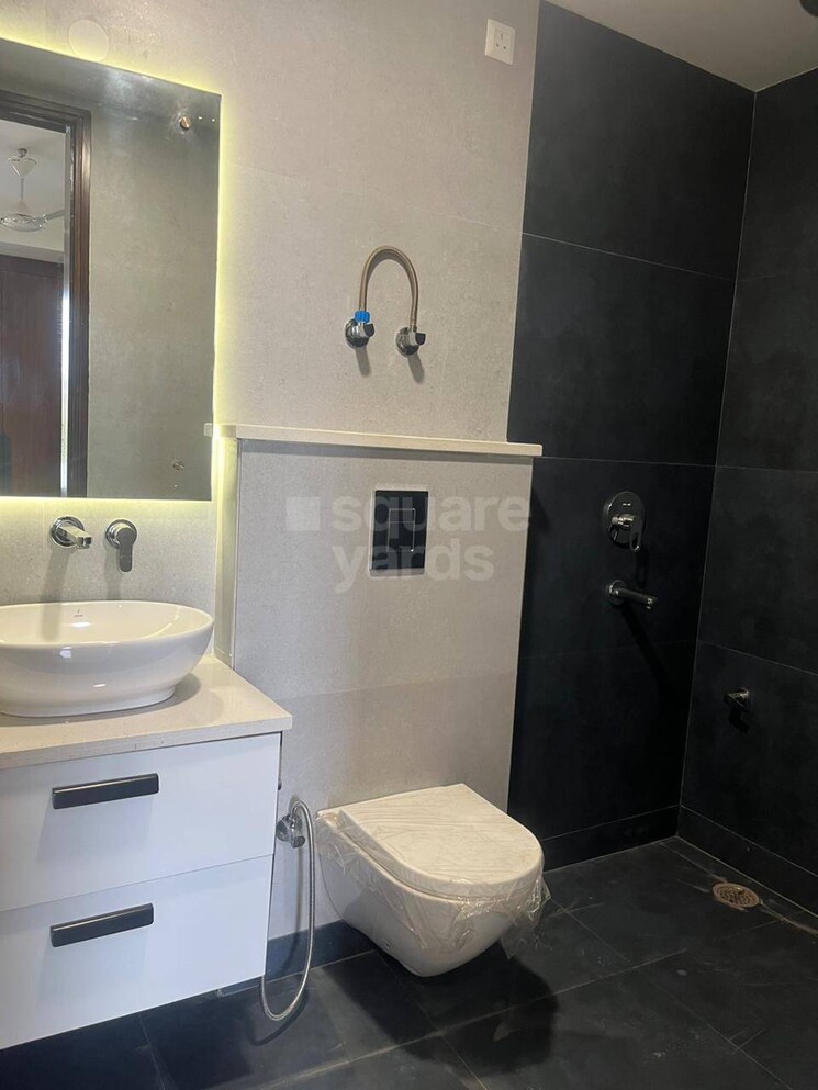 Bathroom, palam vihar 2 Bedroom 675 Sq.Ft. Builder Floor In Palam Vihar Gurgaon 8690396