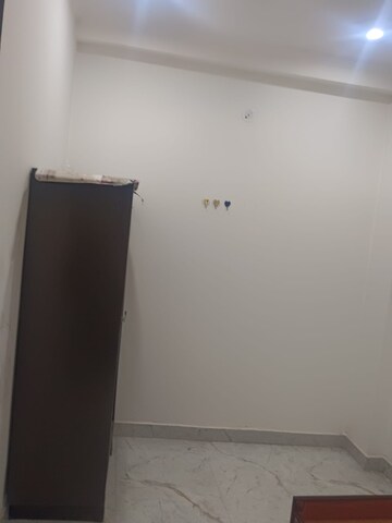 Room in 1 BHK Apartment at Dasna – for Rent