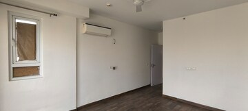 Room in 3 BHK Apartment at Conscient Heritage Max, Sector 102 – for Rent