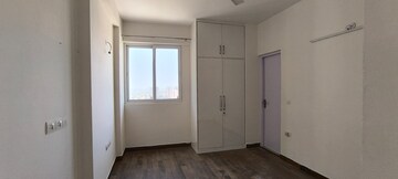 Room in 3 BHK Apartment at Conscient Heritage Max, Sector 102 – for Rent