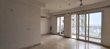 Room in 3 BHK Apartment at Conscient Heritage Max, Sector 102 – for Rent
