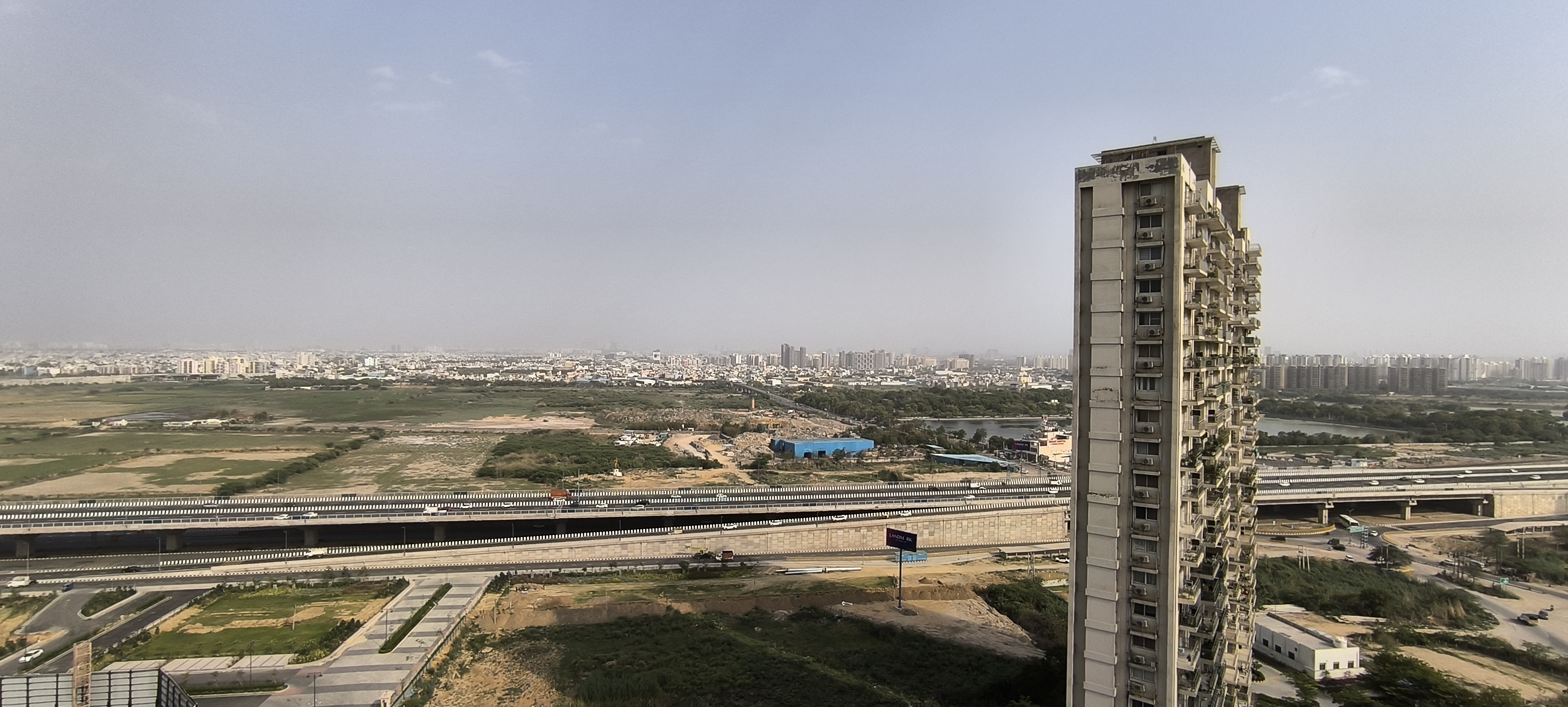 3 BHK + Servant Room,Extra Room Apartment For Rent in Conscient Heritage Max