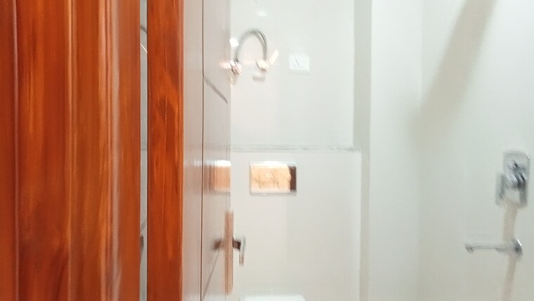 Bathroom, mahavir enclave 1 3 Bedroom 900 Sq.Ft. Builder Floor In Mahavir Enclave 1 Delhi 8690404