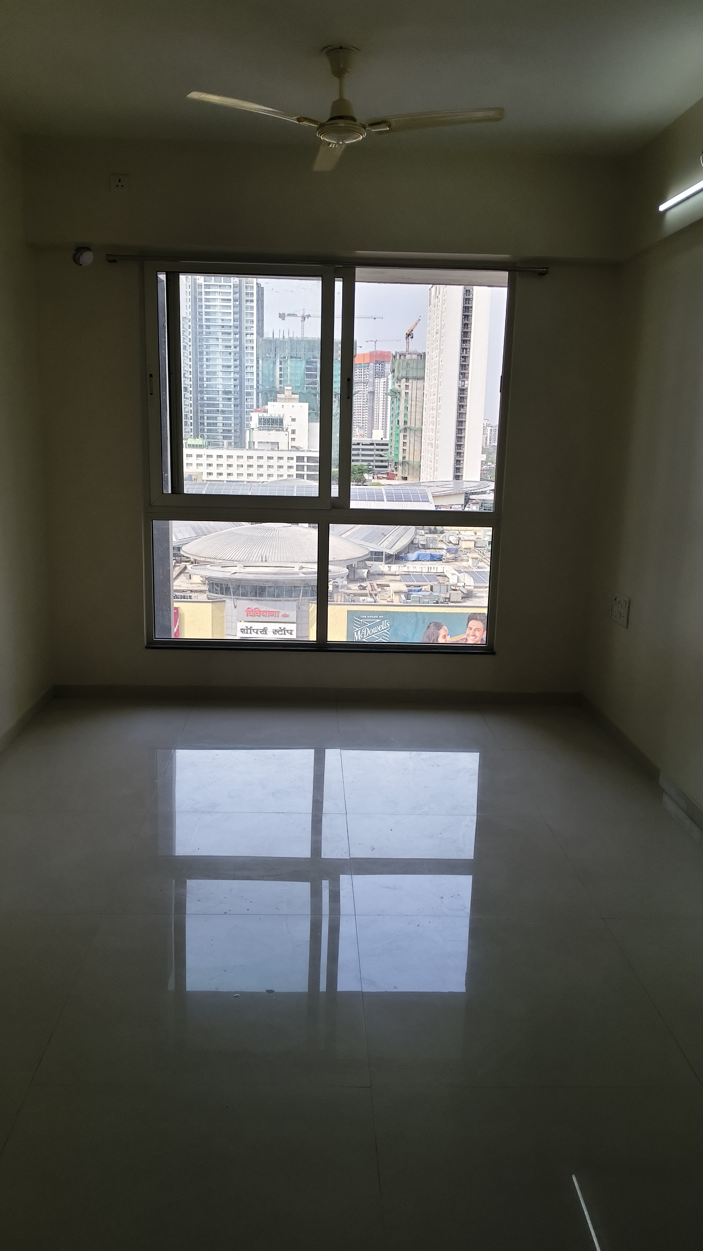 2 BHK Apartment For Rent in Sheth Zuri