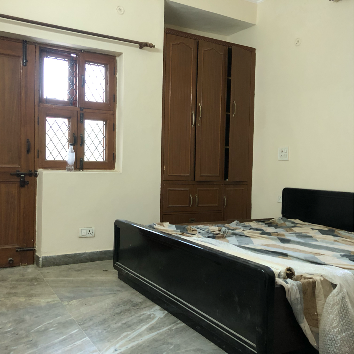 2.5 BHK + Pooja Room Villa For Rent in Sector 21