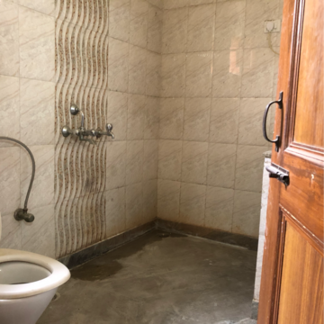 Bathroom in 2.5 BHK Villa at Sector 21 – for Rent