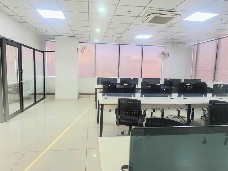 Team Area, lig colony Commercial Office Space 2000 Sq.Ft. In Lig Colony Indore 8690395
