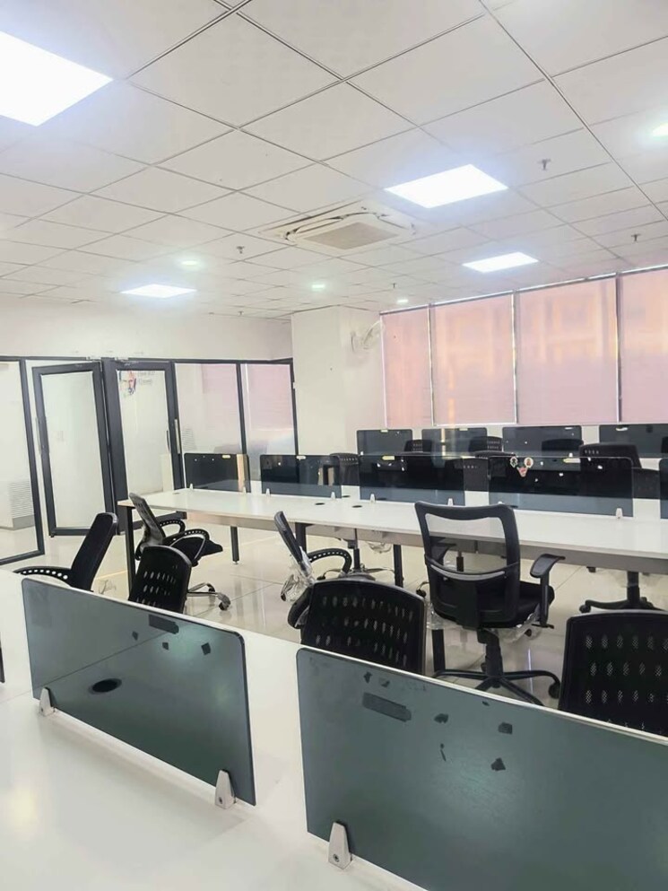 Team Area, lig colony Commercial Office Space 2000 Sq.Ft. In Lig Colony Indore 8690395