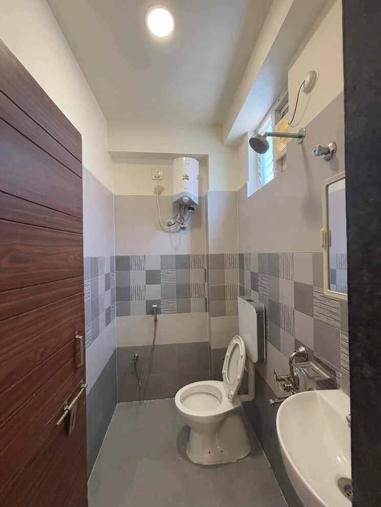 Bathroom, kondapur 1 Bedroom 604 Sq.Ft. Apartment In Kondapur Hyderabad 8690472