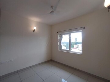 Room in 3 BHK Apartment at Prestige Fontaine Bleau, Whitefield – for Rent