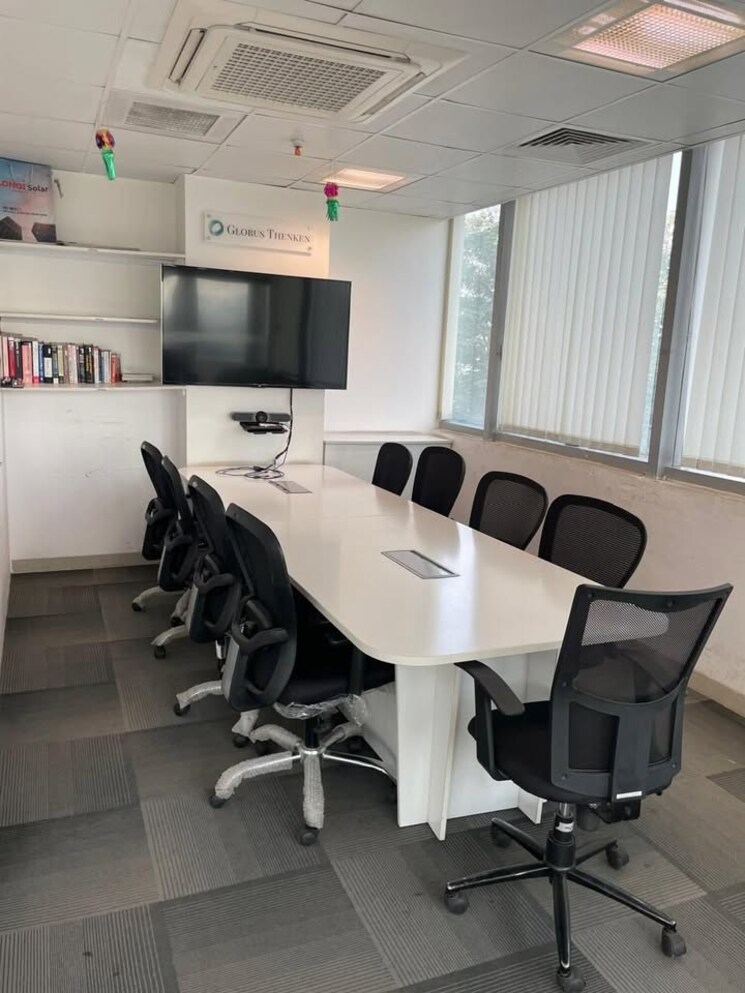 Team Area, vijay nagar Commercial Office Space 1900 Sq.Ft. In Vijay Nagar Indore 8690467