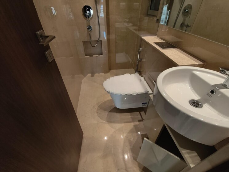 Bathroom, hiranandani-highland 3 Bedroom 1020 Sq.Ft. Apartment In Powai Mumbai 8690518