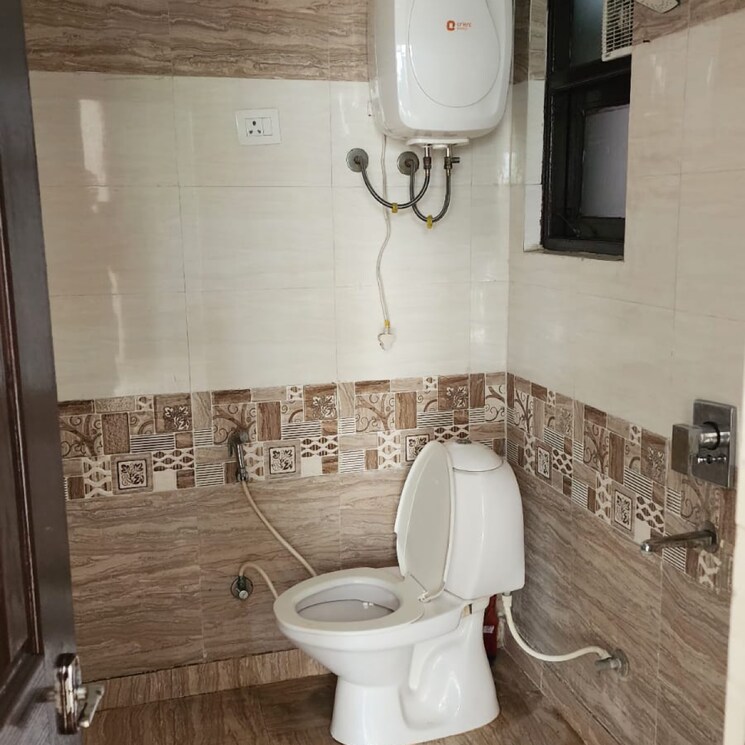 Bathroom, vasu-fortune-residency 3 Bedroom 1400 Sq.Ft. Apartment In Raj Nagar Extension Ghaziabad 8690530