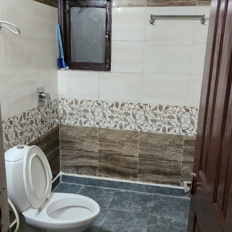 Bathroom, vasu-fortune-residency 3 Bedroom 1400 Sq.Ft. Apartment In Raj Nagar Extension Ghaziabad 8690530